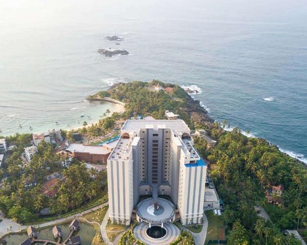 Araliya Beach Resort & Spa